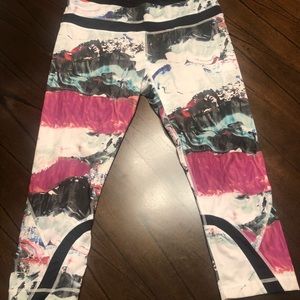 Women’s size 12 lululemon running crops
